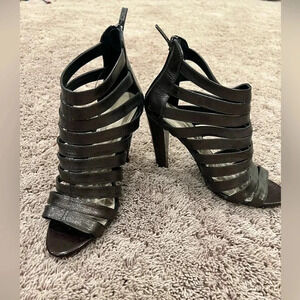 Colin Stewart 6.5 strappy high heel sandals booties brown gray patent leather